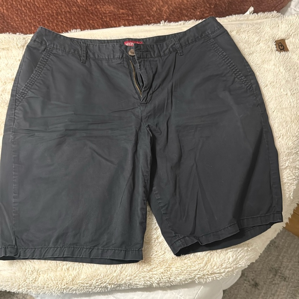 Women’s Bermuda shorts sz 14 Merona brand